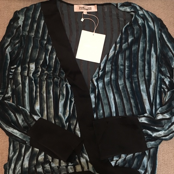 Diane von Furstenberg Cross Over Velvet Blouse - Picture 6 of 8